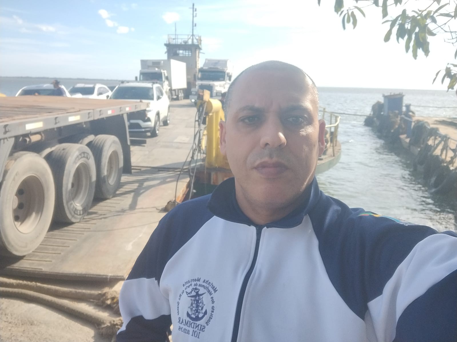 Realizada hoje, assembleia com a primeira turma de colaboradores da Almeida & Becker (balsa de travessia), para apresentação da contraproposta final da empresa, referente às negociações coletivas 2023/2024. 