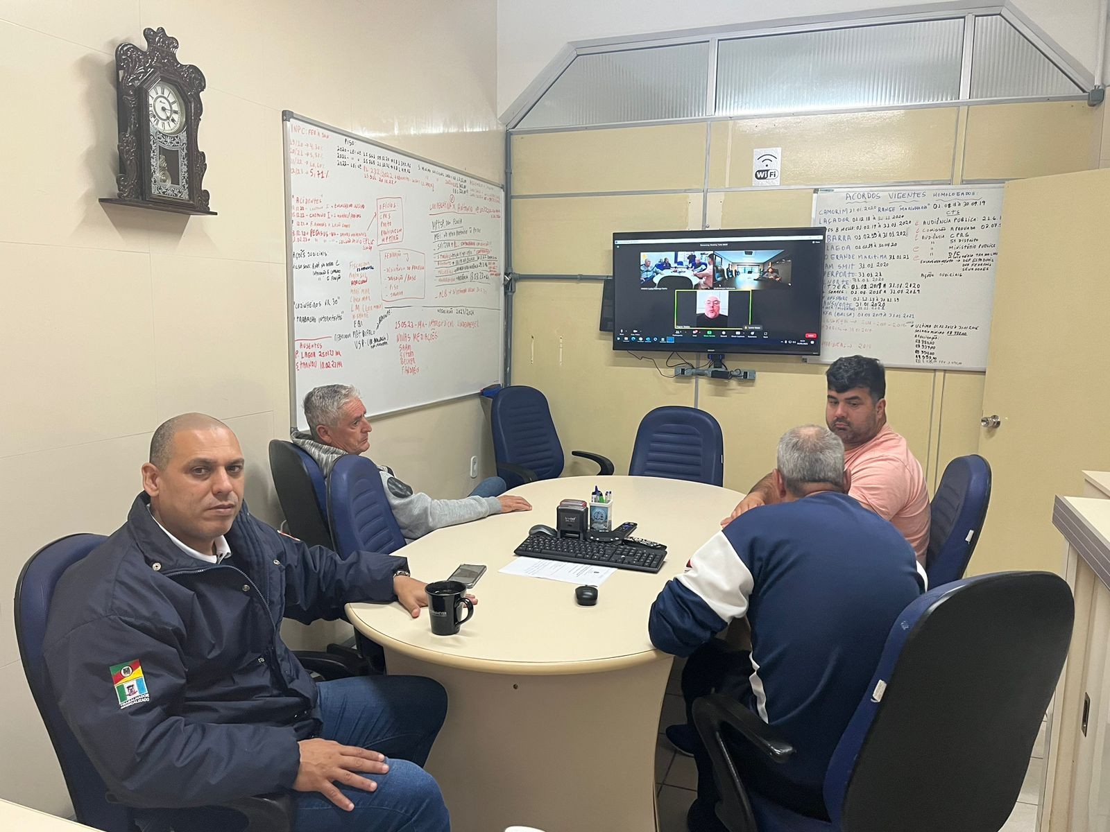 Reunião on-line da diretoria do Sindimars, diretores da Wilson Sons e assessoria jurídica apreciando e deliberando sobre solicitação dos colaboradores Aquaviários Marítimos da empresa Wilson Sons 