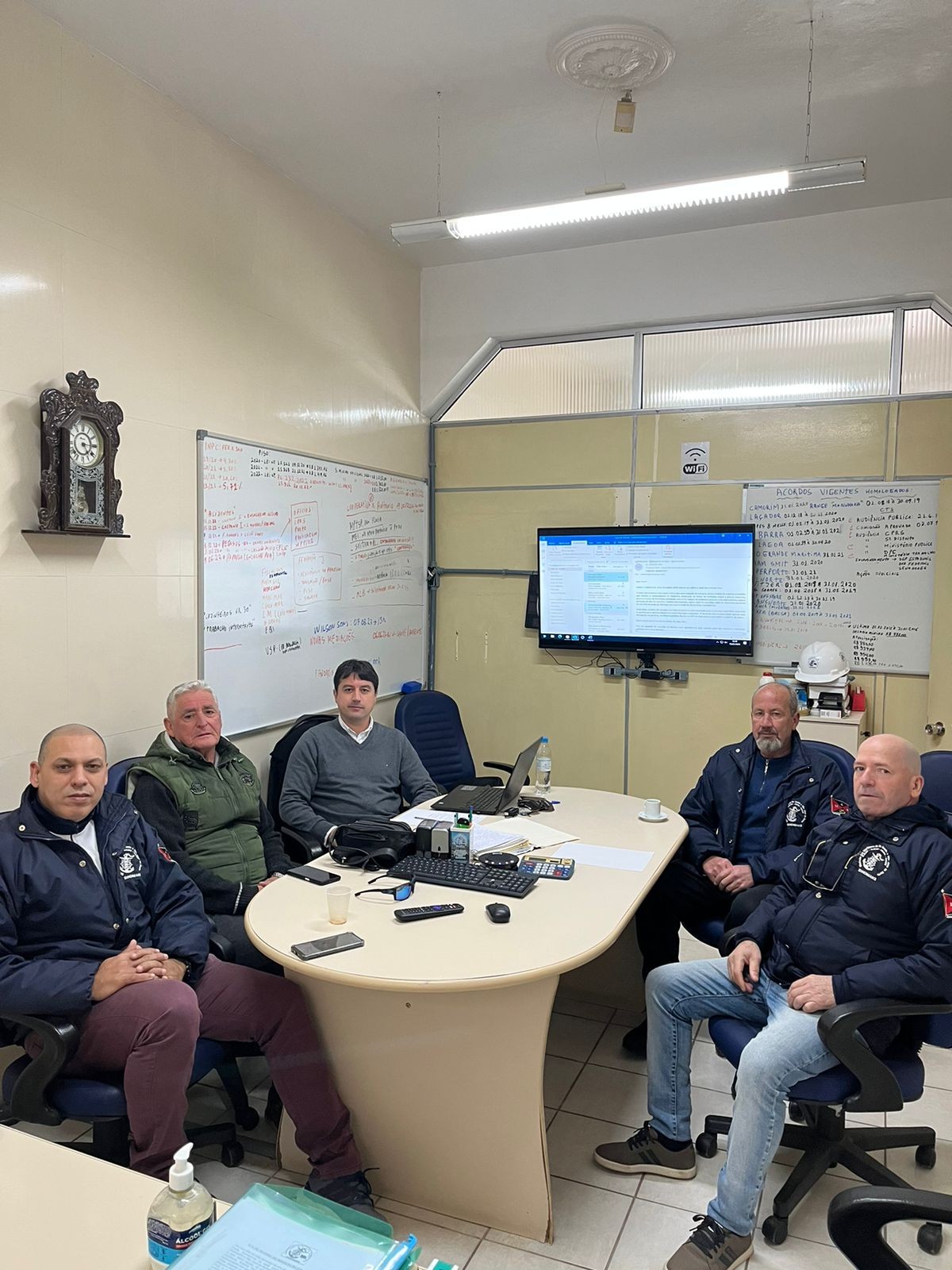 Reunião ordinária de diretoria e assessoria jurídica. Pauta do dia: Processos judiciais em curso e assuntos relacionados às seguintes empresas:  Svitzer, SAAM, Wilson Sons, F.Andreis, Manobrasso, Navemestra, Muliceiro e outras...