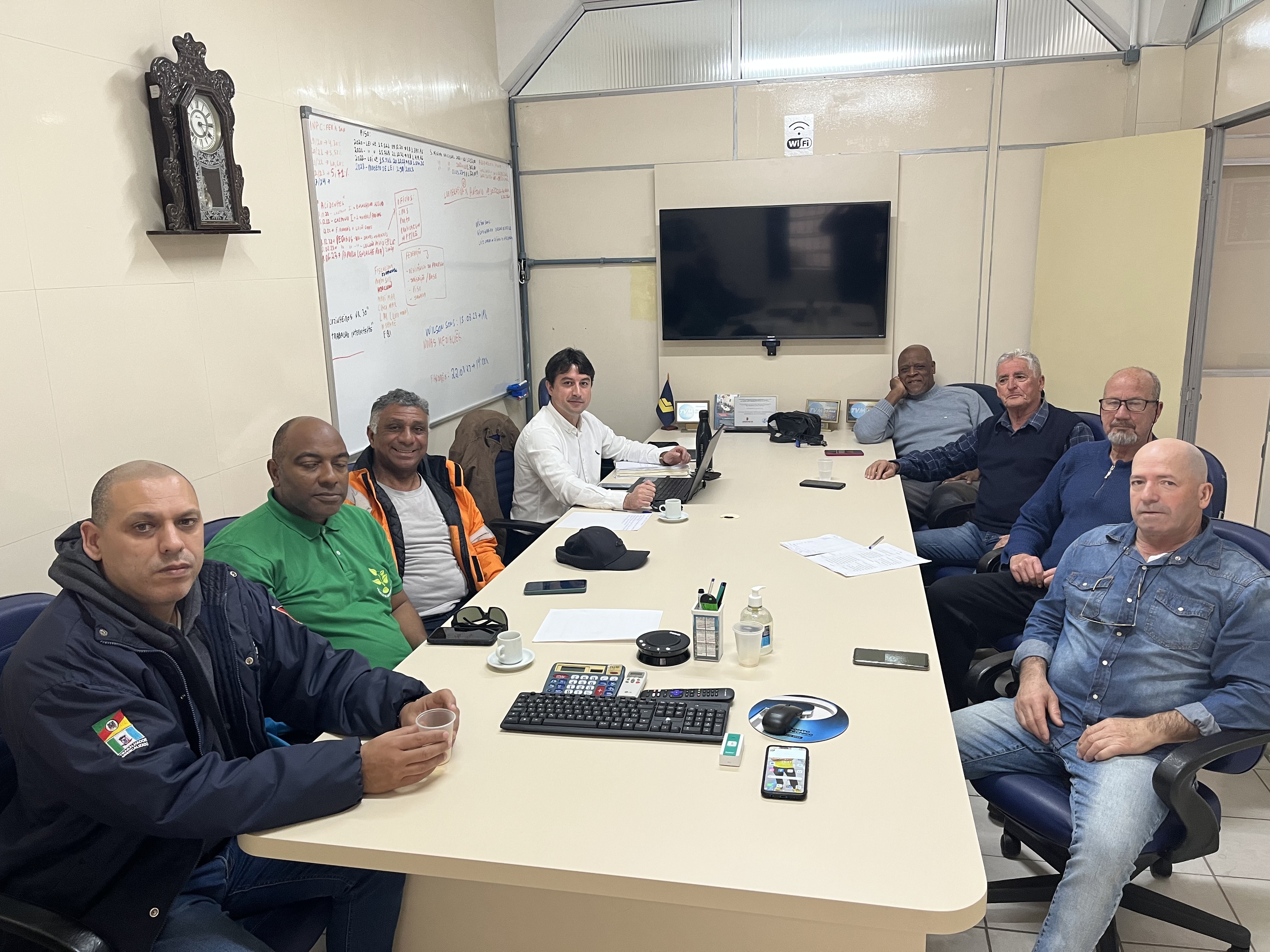 Reunião ordinária de diretoria e assessoria jurídica. Pauta de hj: Svitzer e SAAM (ACT 2023/2024, integração do quinquênio e adicional noturno na dobra de serviço), Navemestra, F.Andreis, Tugbrasil, Fire e outras...