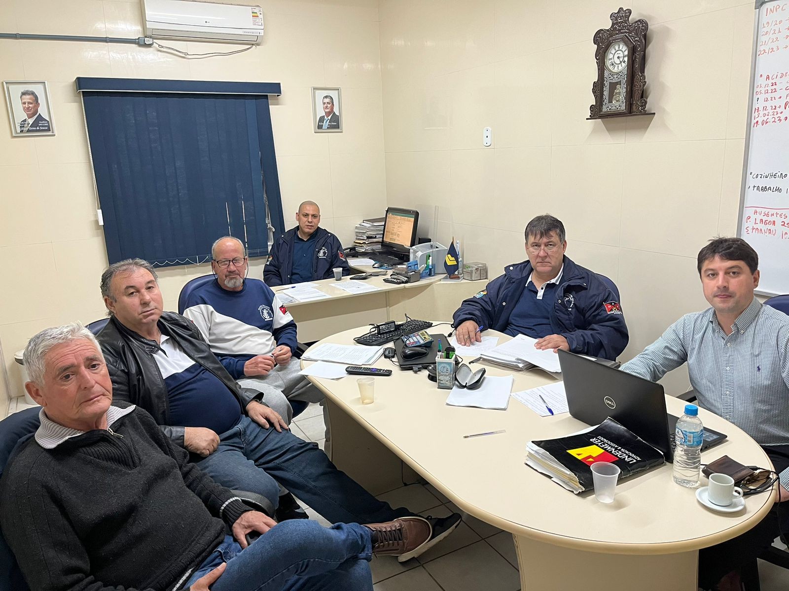 Reunião ordinária de diretoria e assessoria jurídica. Pauta: preparação para às Mediações do dia com a SAAM e SVITZER, junto ao TRT 4, notificação à Navemestra sobre o não cumprimento do acordo coletivo 2023, ações judiciais em curso e outros...