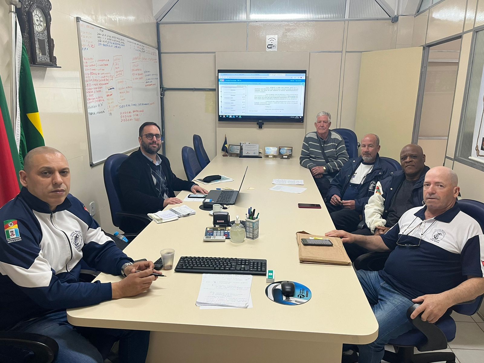 Reunião ordinária de diretoria e assessoria jurídica. Pauta do dia: Marítimos laborando como MEI, Cooperativa, F.Andreis, ALB, Chico Mar (acidente com a embarcação Pelicano F), Navemestra, PRL da Svitzer, Lagoa Pilots e Lagoa dos Patos.
