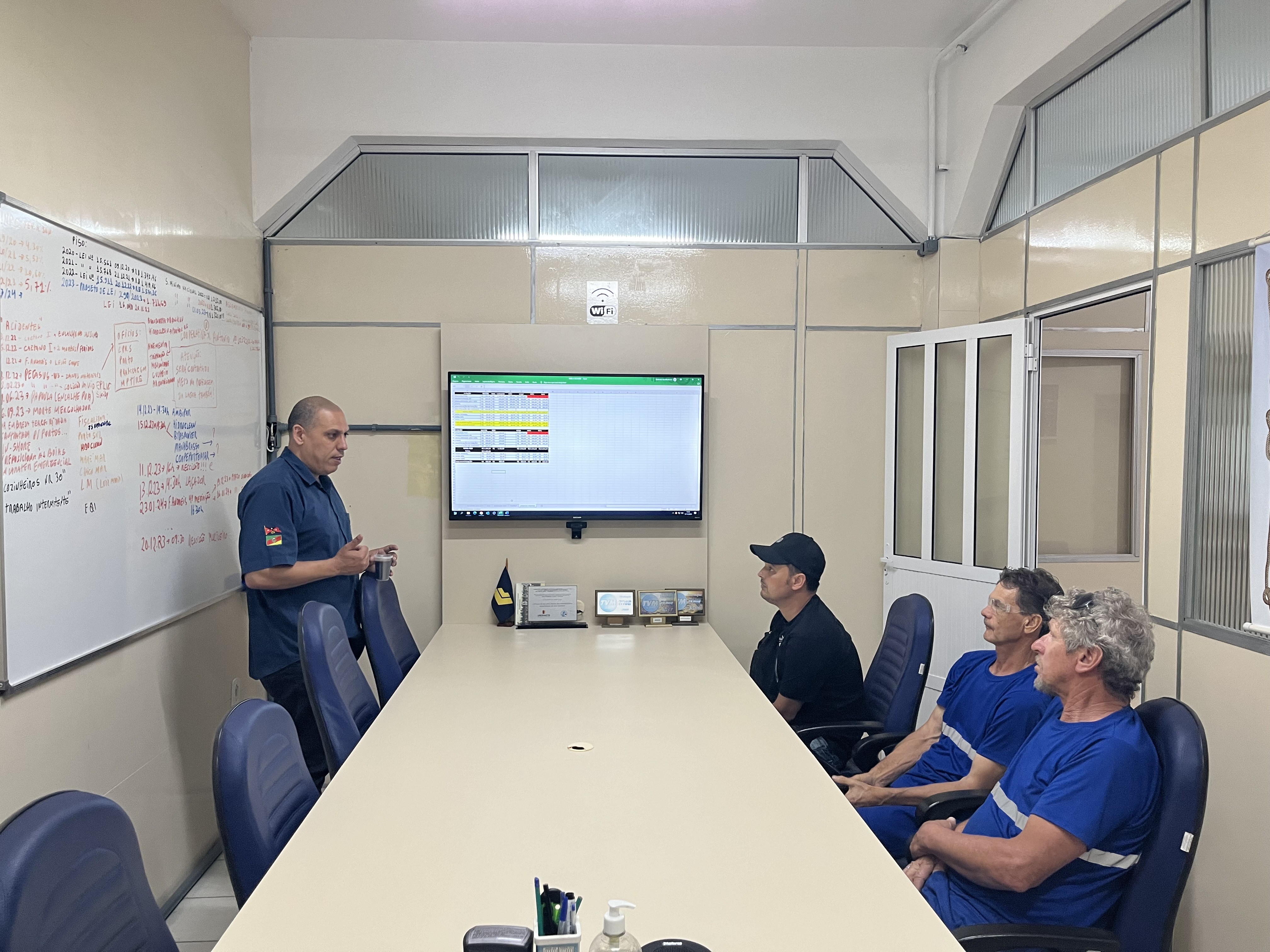 Assembleia com a primeira turma de colaboradores da IN SHORE para aprovação ou não do ACT 2023/2025 finalizado na Mediação do dia 12/12/2023, junto ao TRT4.