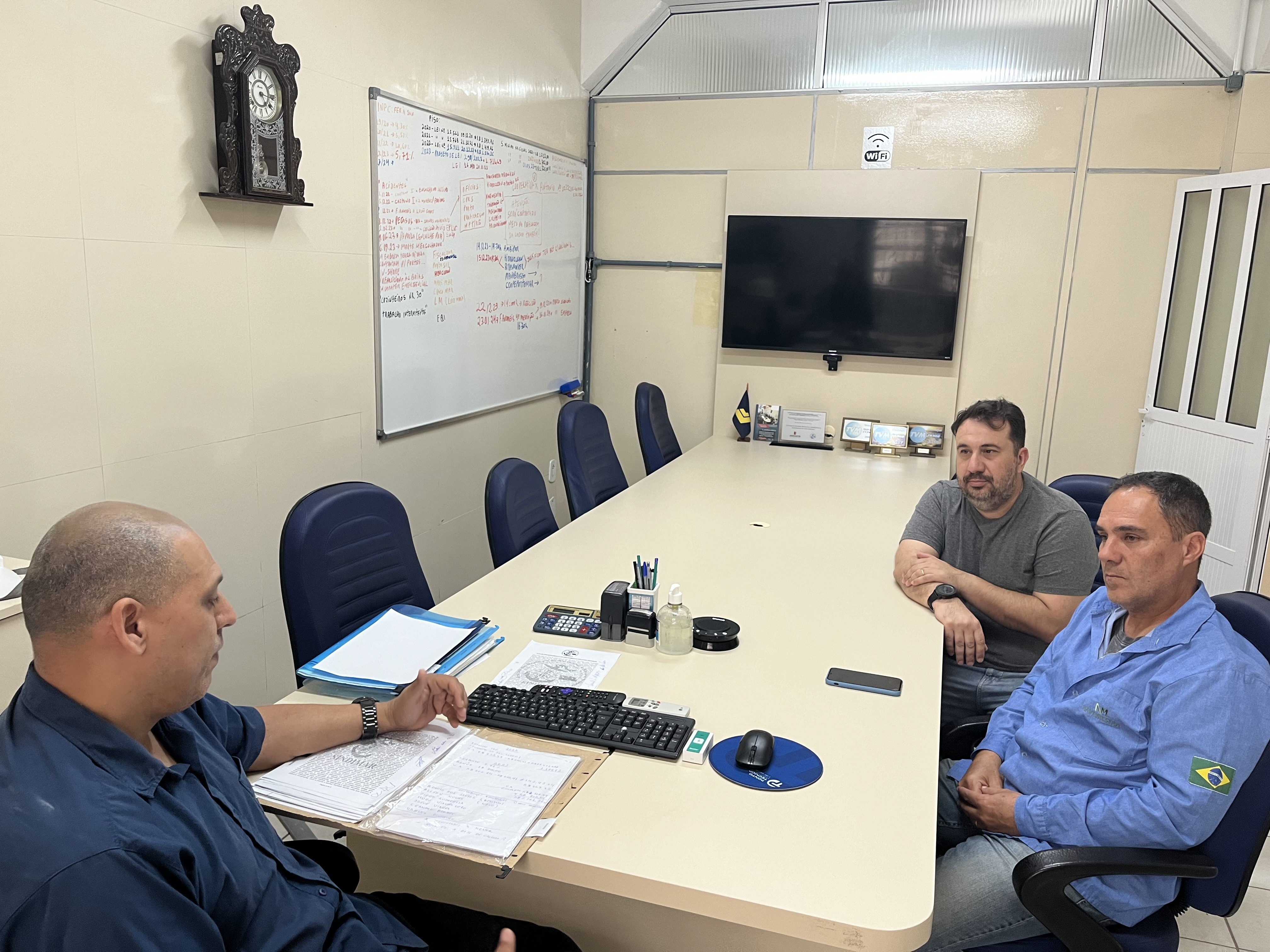 Recebendo os gestores local da Navemestra (Senhores Marcio e Alexandre); Pauta : Melhorias, contratações e dobras.