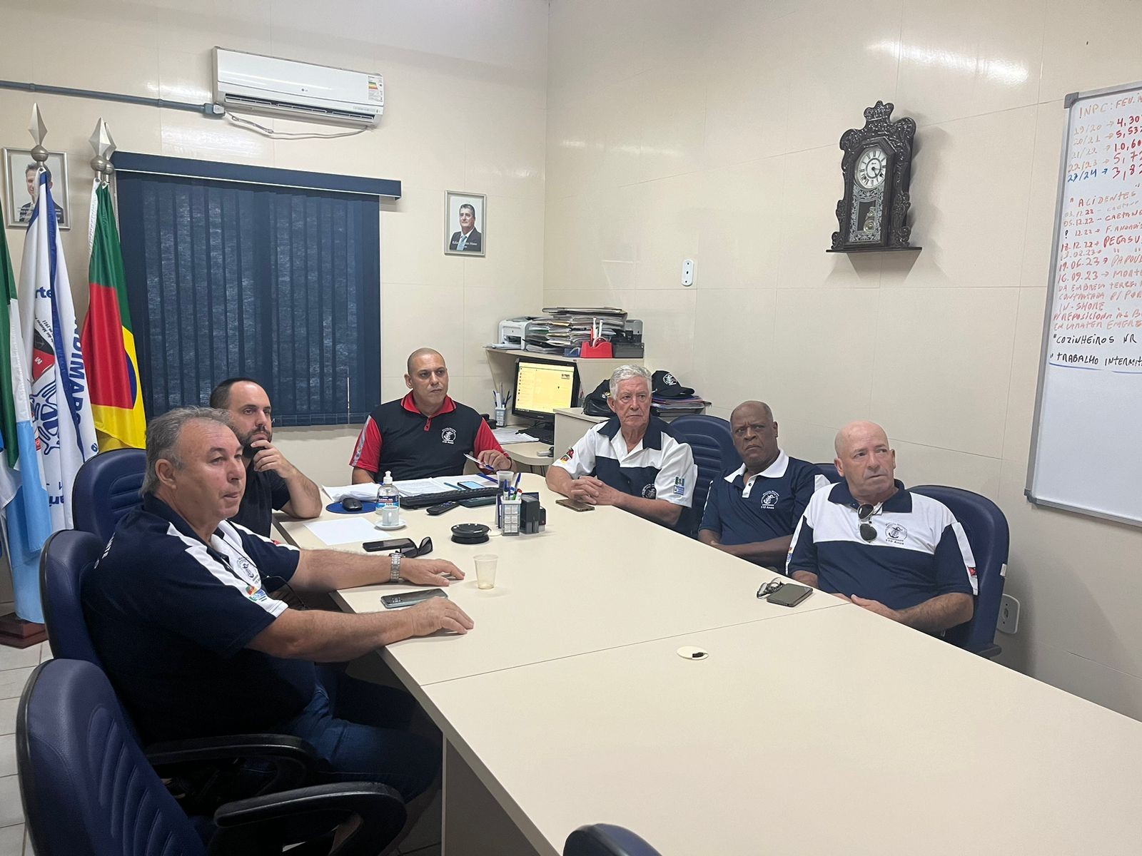 Mediação junto ao Tribunal Regional do Trabalho da 4ª Região - RS com a empresa Brasbuker, restando frustrada, em virtude da negativa da empresa em negociar, alegando que já possui ACT vigente, com o Sindicato Nacional (Sindconves), em que pese o Sindicat