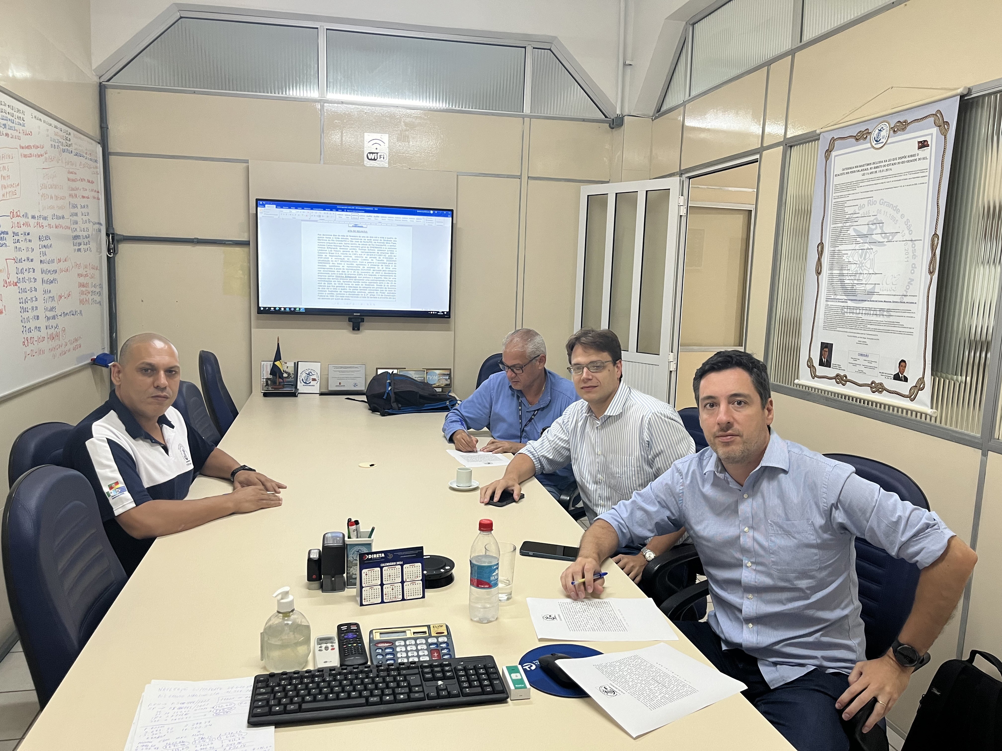 Realizada hoje (19/02/2024) a primeira rodada de negociação coletiva para período de 01/02/2024 à 31/01/2024 com o EBR, ficando garantida a data base da categoria em 01/02/2024, restando agendada à próxima reunião para o dia 23/04/2024, às 14:00 horas na 