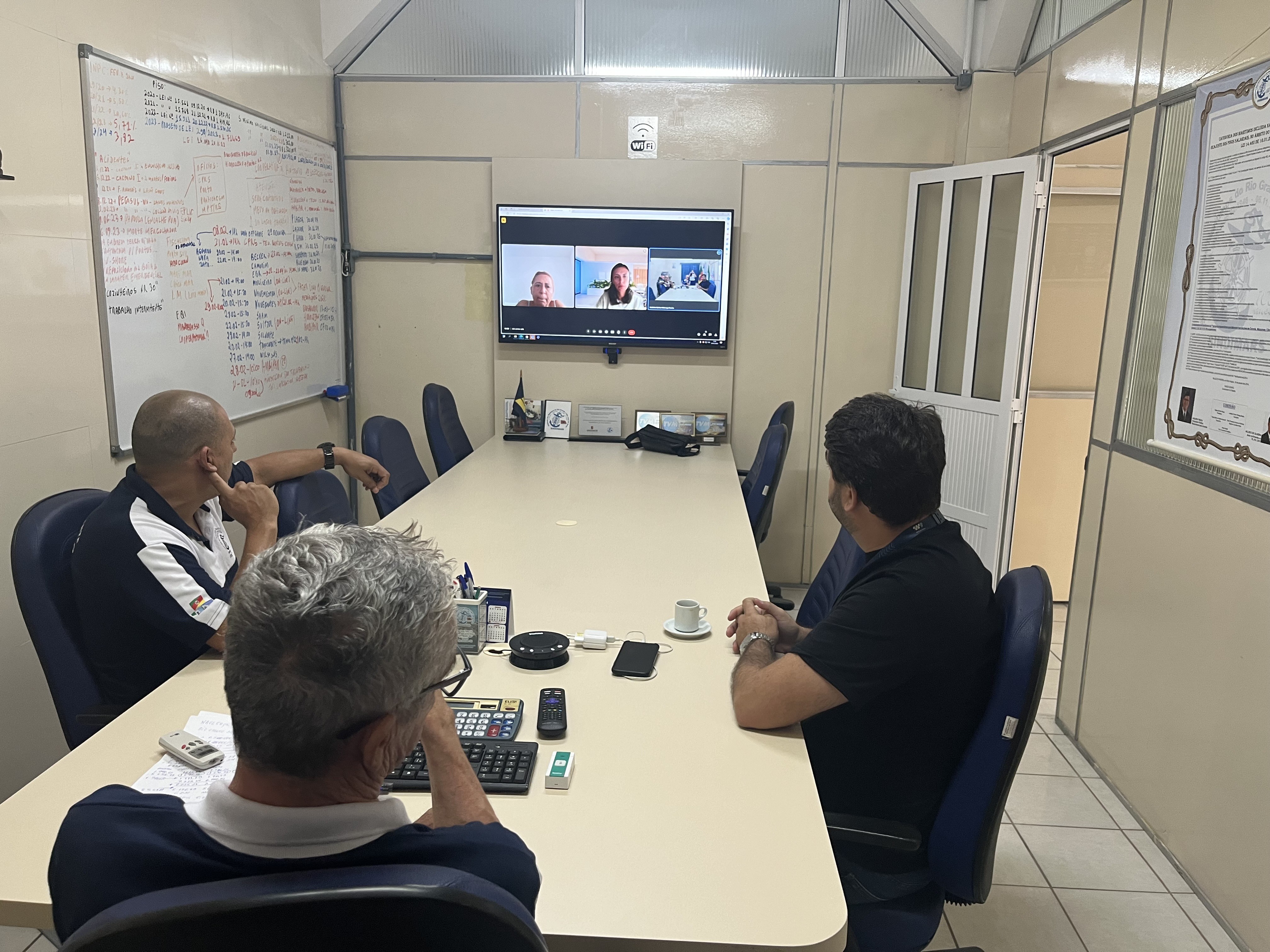 Reunião com a empresa Wilson Sons para tratar de assuntos administrativos, referentes à colaboradores Aquaviários Marítimos da filial Rio Grande/RS.