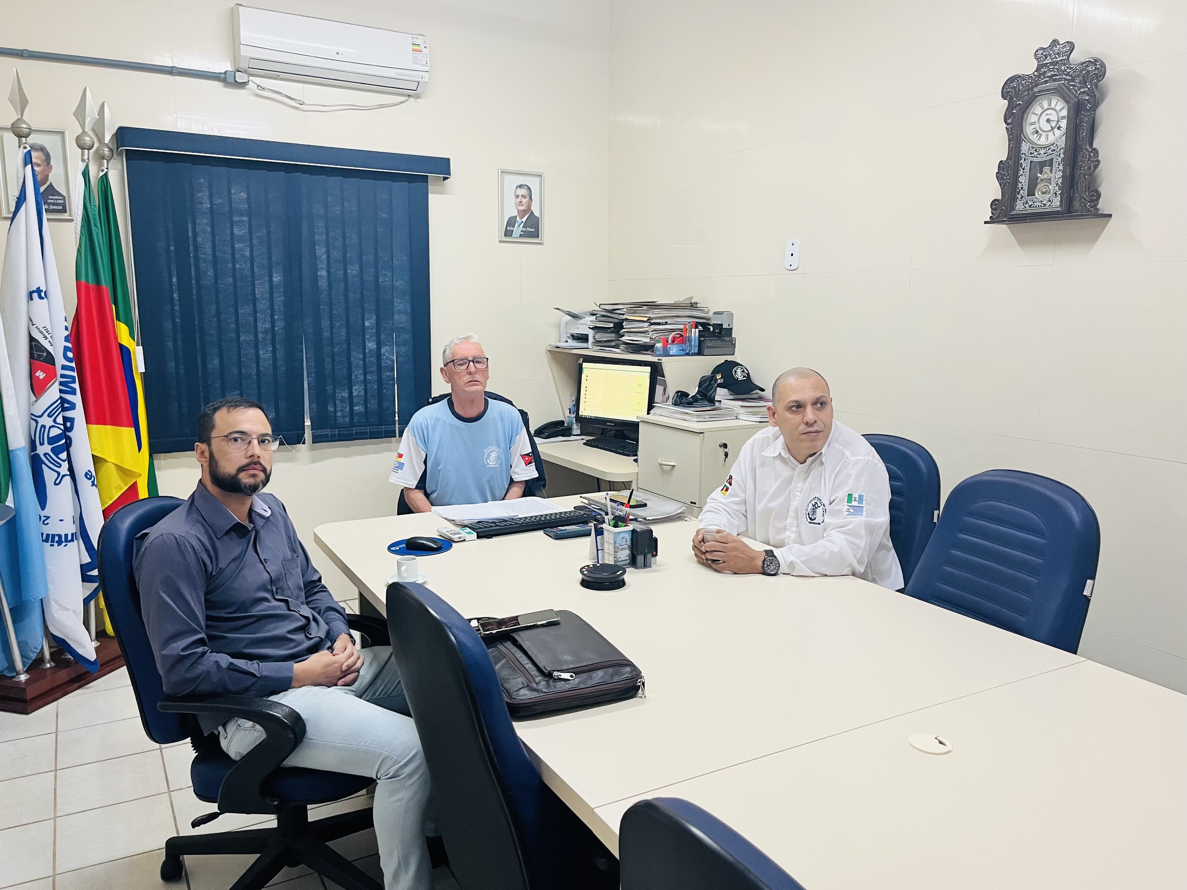 2ª Mediação, junto ao TRT 4 com as empresas ALB Mariners e Lagoa Pilots (ausente a Lagoa Pilots). Restando acordada entre às partes realização de reunião presencial no Sindimars, dia 02/05/2024, às 11:00 horas antes da próxima Mediação, junto ao TRT 4 pre