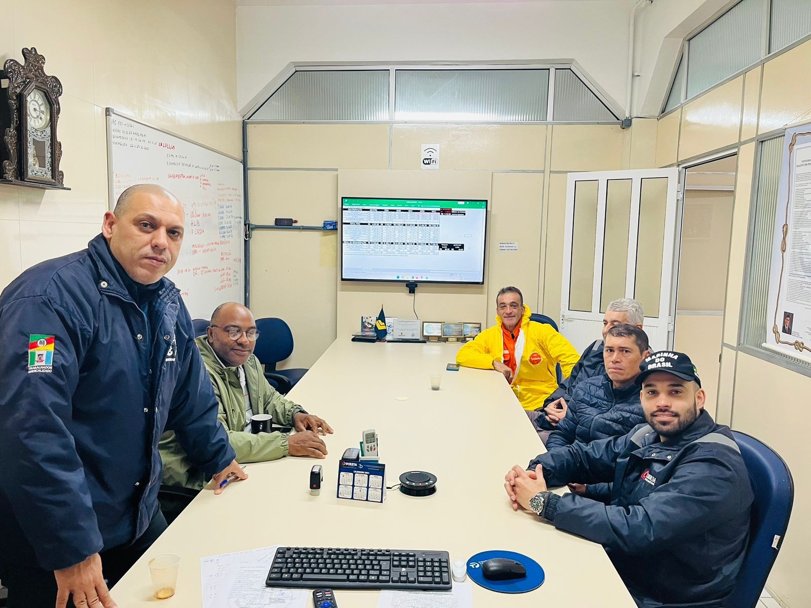 Segundo dia de assembleia com os colaboradores da empresa Camorim, restando aprovada a proposta da empresa, ressalvando o descontentamento unanime com o plano de saúde, em virtude do alto custo benefício...O Sindimars mediará essa situação junto a empresa