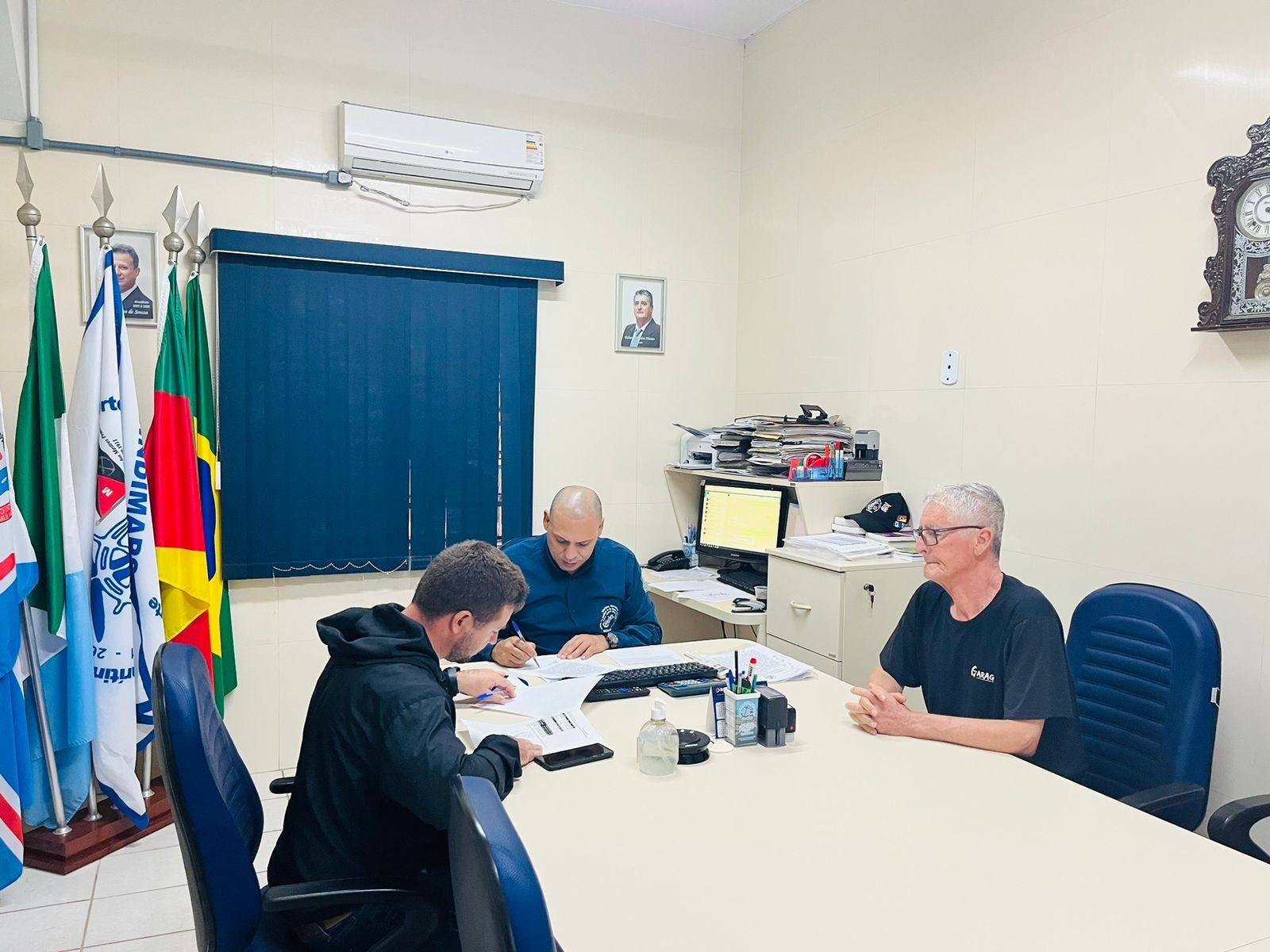 Mais uma rodada de negociação com a JS Ambiental, restando assembleia com os colaboradores, convocada para o dia 18/04/2024, às 11:00 horas na sede do Sindimars para apreciarem, aprovarem ou não a contraproposta da empresa.