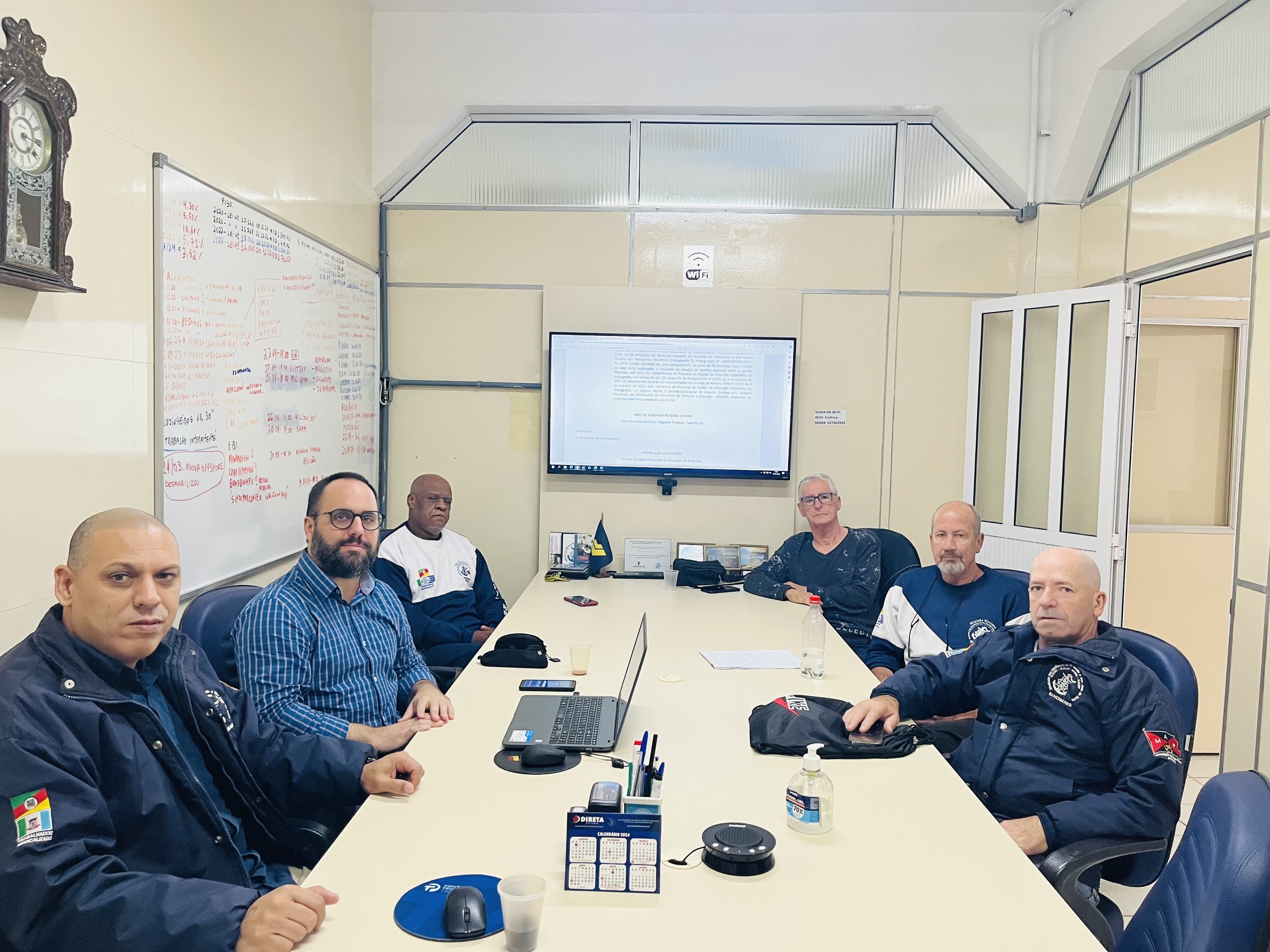 Reunião ordinária de diretoria e assessoria jurídica. Pauta do dia: Reforma estatutária, Mediações (Ambipar e ALB), negociações coletivas 2024 (Navemestra, Sulnorte, Camorim, Svitzer, Saam, JS Ambiental e Muliceiro), horário das reuniões ordinarias, ofici