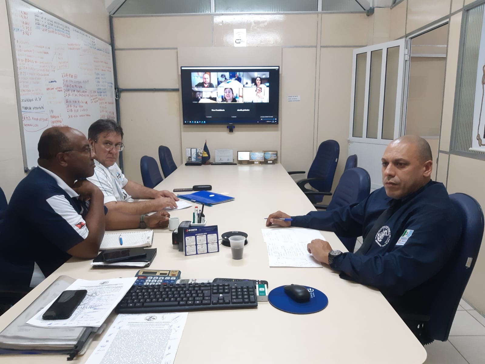 Primeira audiência de Mediação com Ambipar, junto ao TRT 4 realizada. Restando agendada para o dia 24/04/2024, às 11:00 continuação das negociações coletivas 2024/2025 e nova audiência para o dia 30/04/2024 às 10:30h.