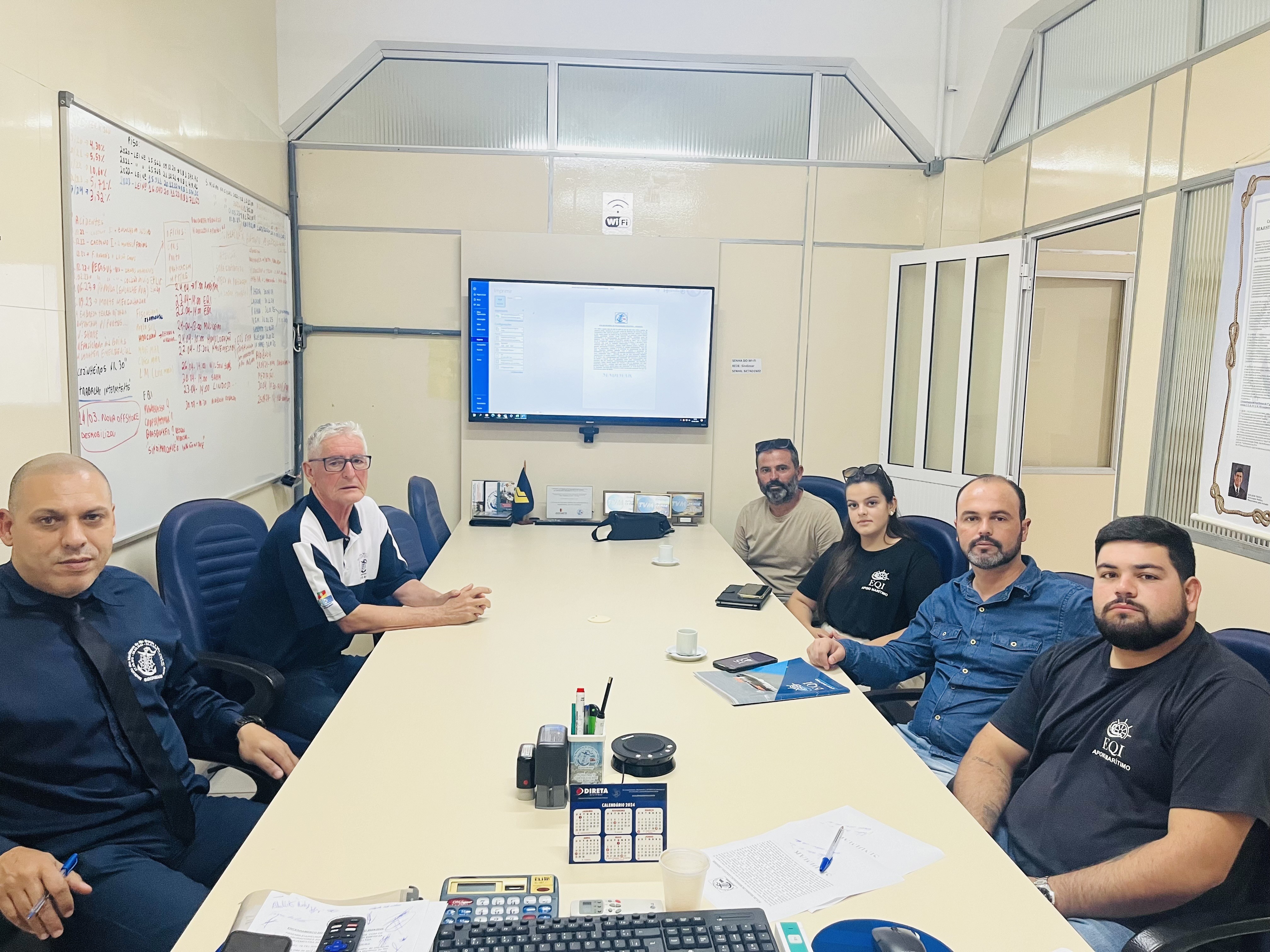 eunião com os representantes (Eder Sá, empresário; Robson Costa, assessor jurídico; Eduardo Sá, gerente operacional e Emanuele Sá, auxiliar administrativa) da empresa EQI Apoio Marítimo na tentativa de uma composição para o Acordo Coletivo originário disc