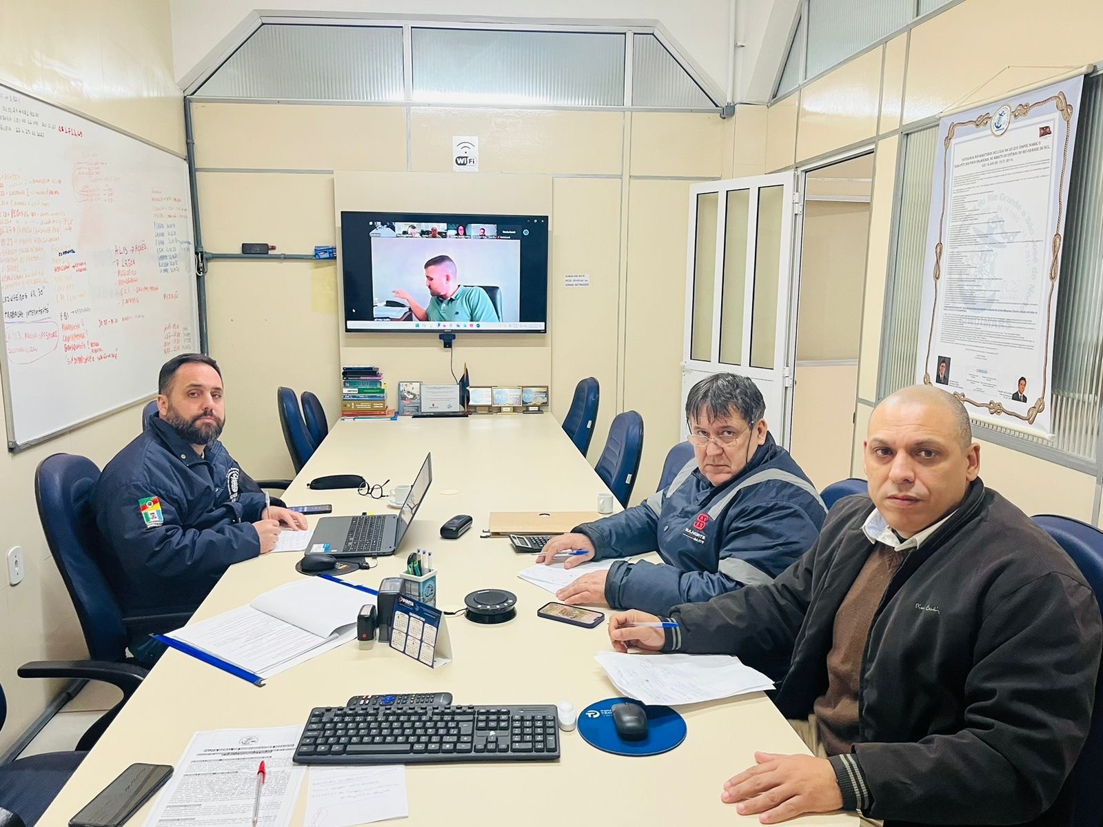 Dia de Mediações (das 09:00h às 12:00h), junto ao TRT 4 com às empresas SAAM, Sulnorte e Muliceiro, restando aguardar posicionamento ou resposta da SAAM (26/07/2024), Sulnorte (29/07/2024) e Muliceiro que o Sindimars tem que se manifestar nos autos até di