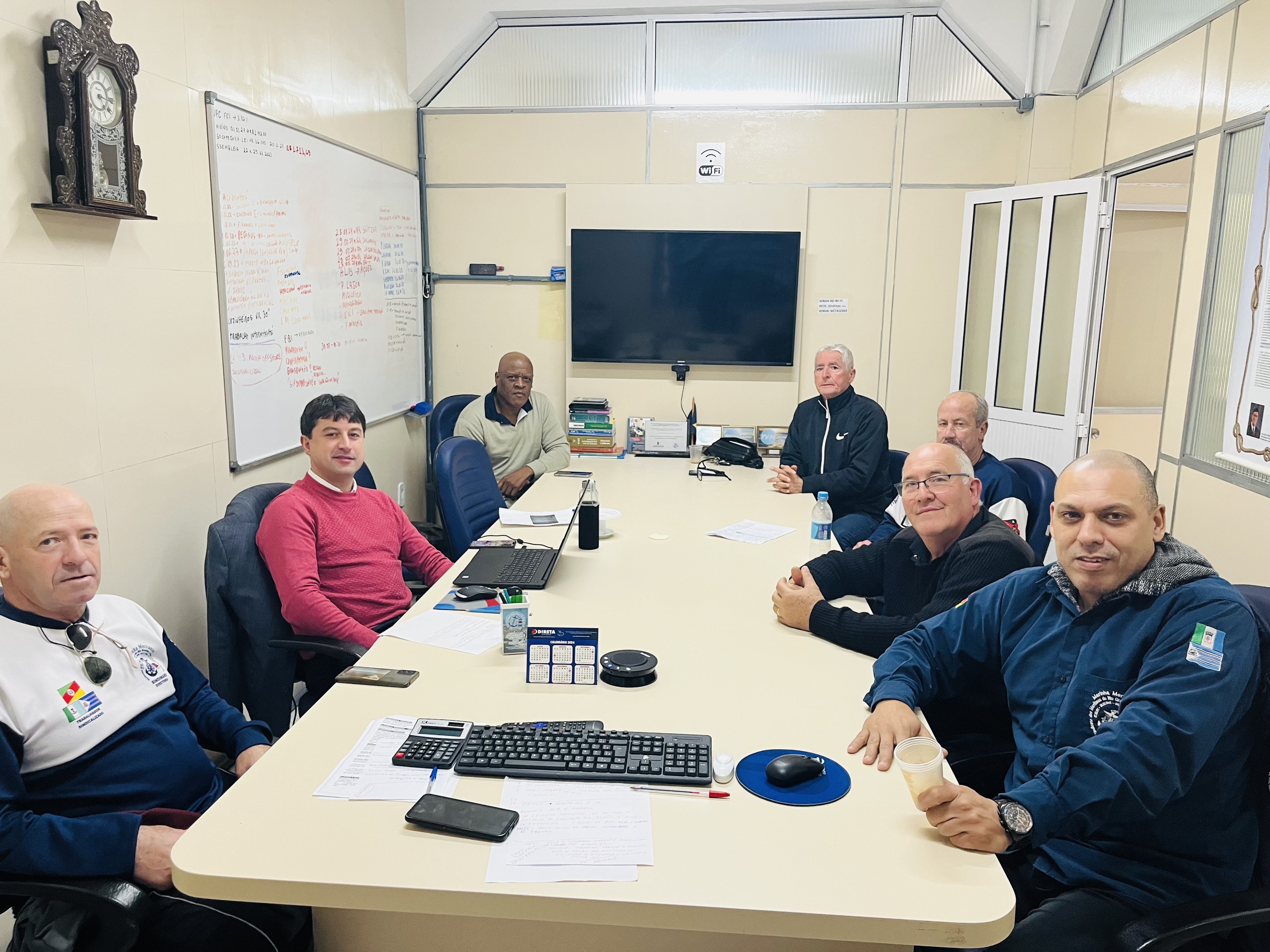 Reunião ordinária de diretoria e assessoria jurídica.