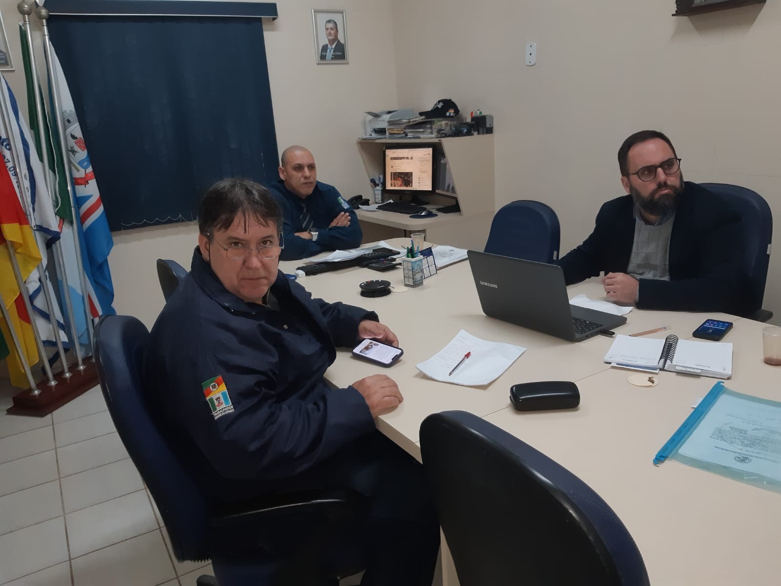 Dia de audiências de Mediações, junto ao TRT 4 com às empresas EQI (ausente), Wilson Sons (reiterou apenas INPC), Sulnorte Serviços Marítimos (solicitou transferência da audiência) e Praticagem da Lagoa dos Patos (prevista para às 17h). Todas às empresas 