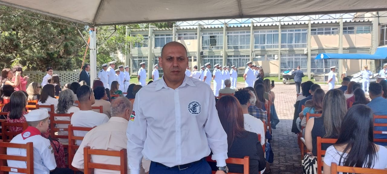 Antonio Carlos Nóbrega - Sindimars: Prestigiando a formatura de CTR - II de 2024. Chegou o dia de olhar para o futuro com mais confiança. Enfim, formados! Felicidades hoje e sempre! Que a sua caminhada profissional te traga muitas outras realizações. Para