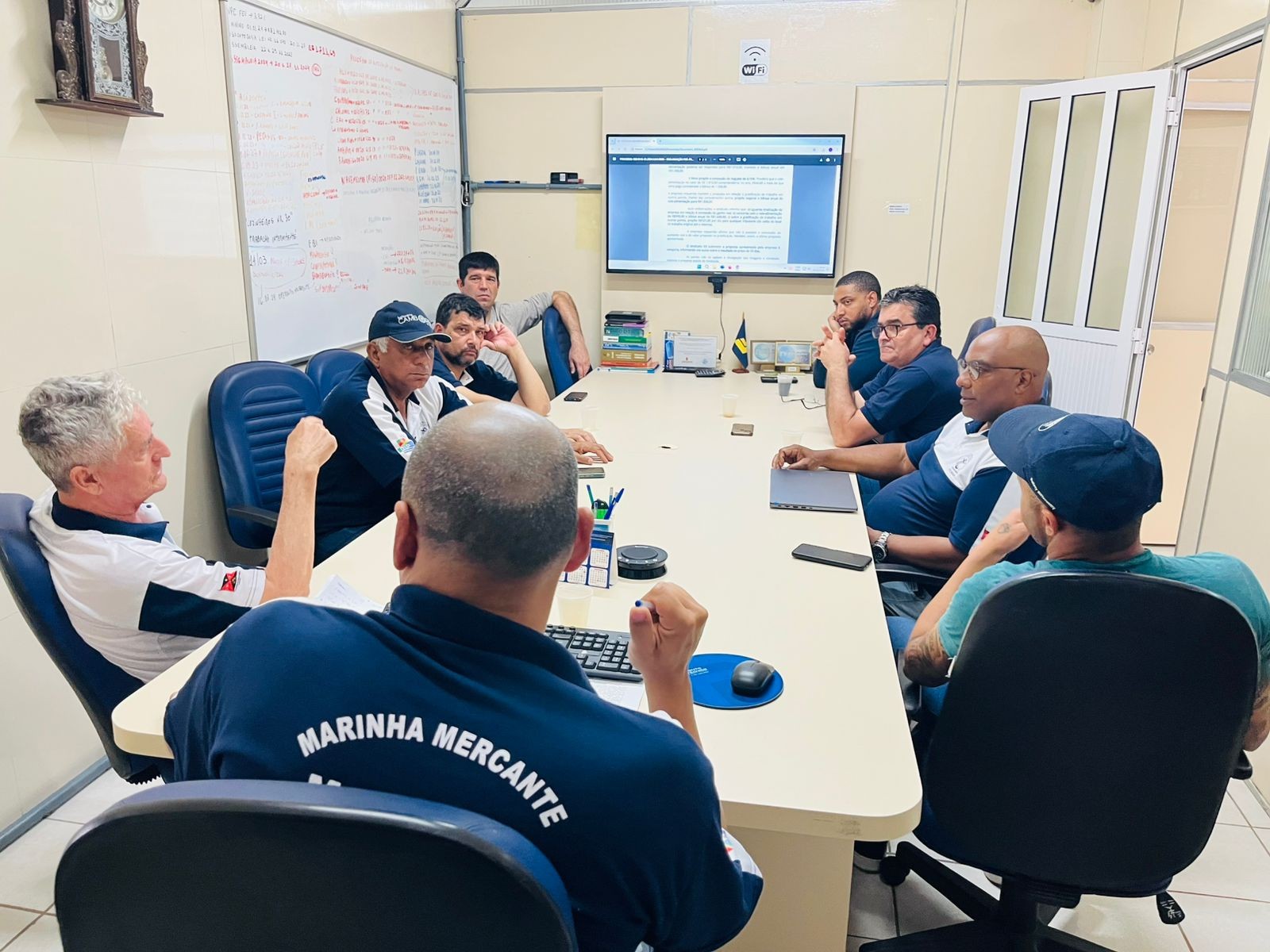 Assembleia (3ª da primeira turma) com os trabalhadores da Svitzer para deliberarem sobre a contraproposta apresentada, pela empresa na Mediação do dia 29/10/2024, junto ao TRT 4, referente às negociações coletivas 2024. A próxima assembleia (6ª) acontecer