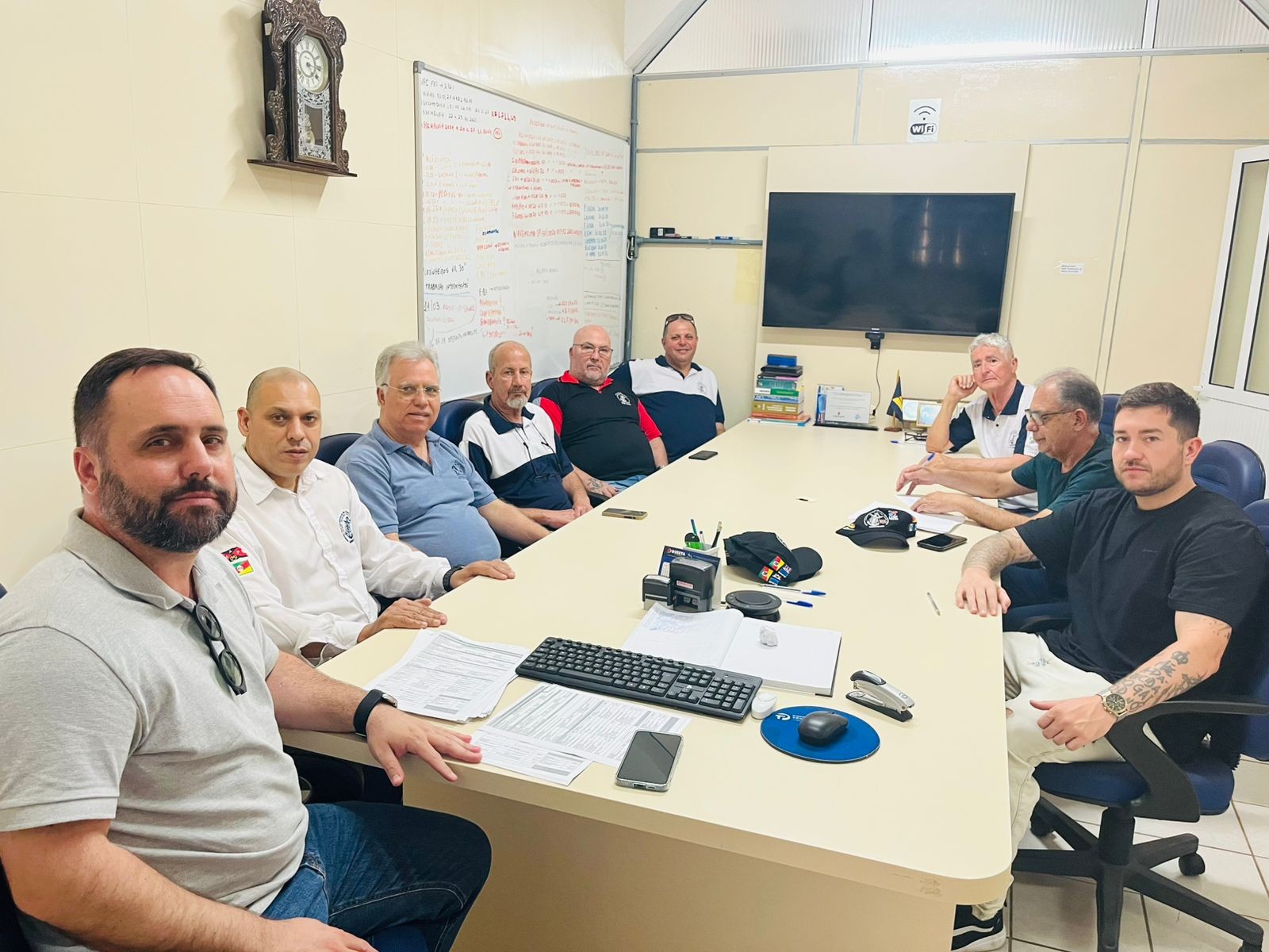 Encerramento do Pleito Eleitoral do Sindimars de 2024 e despedida da comissão eleitoral (Presidente Daniel Alvarenga; Secretario geral Nei Eduardo e Primeiro Secretario Rafael Pereira) diretores do Sintecon. A posse para o mandato de 01/02/2025 à 31/01/20