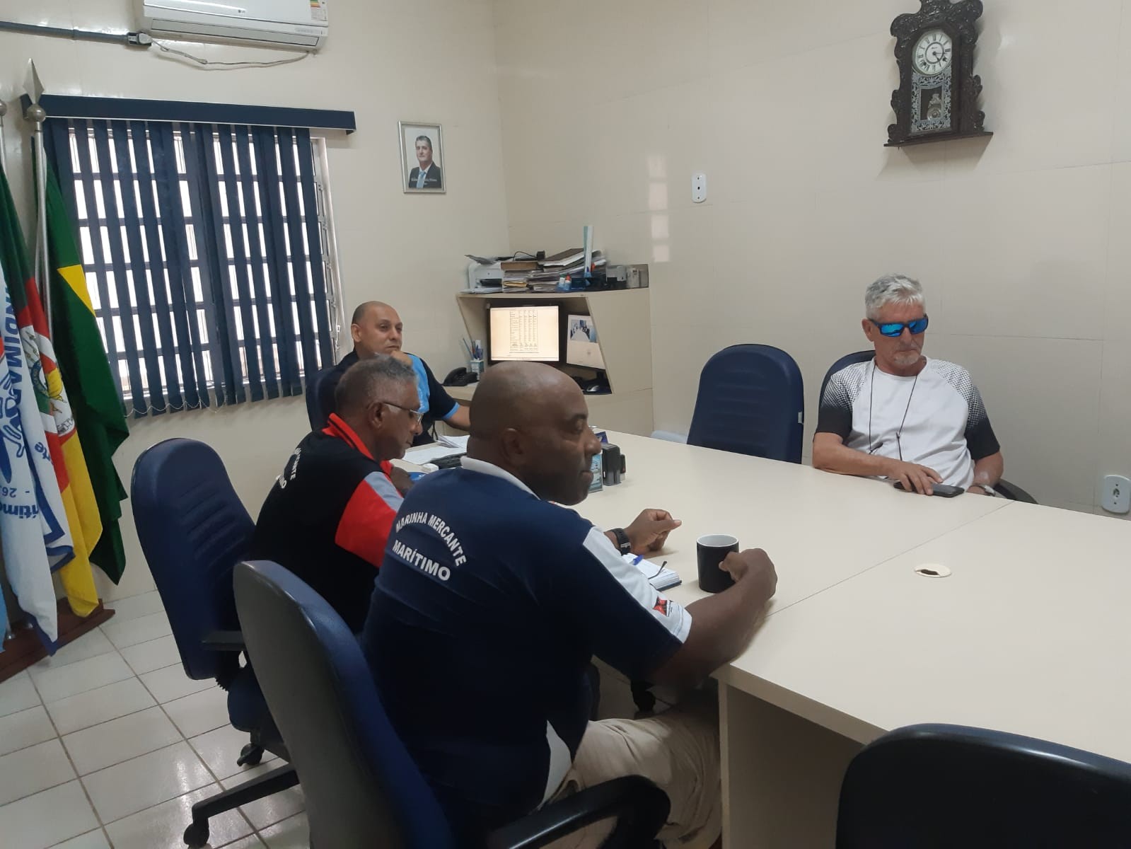 Primeira rodada de negociação coletiva com a Svitzer, restando agendada a próxima reunião para o dia 19/03/2025, às 14:00h. Foram debatidos o reajuste salarial, vale alimentação, dobras de serviço, quinquênios, PLR, horas variáveis, questões relacionadas 