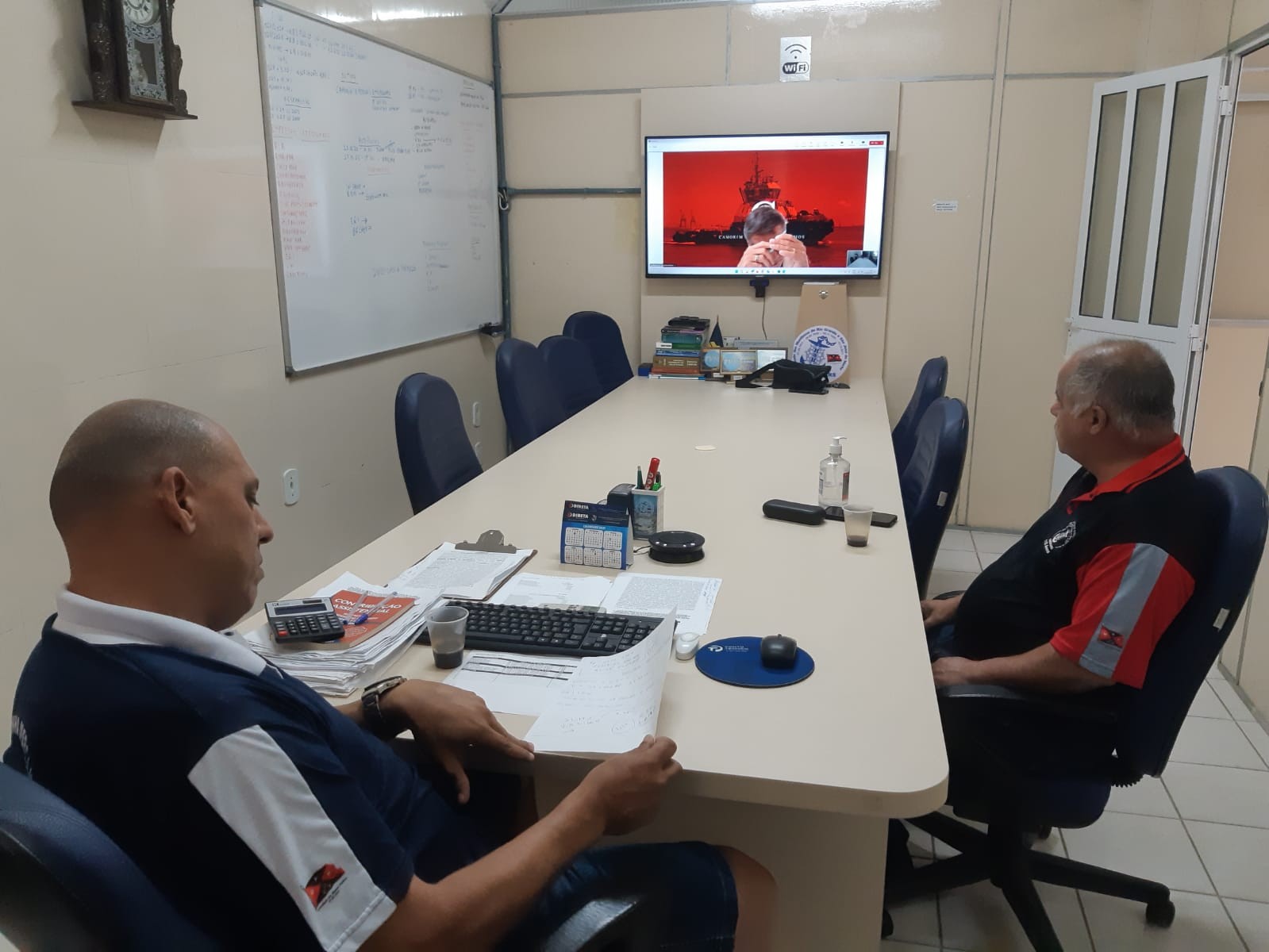 2ª tempo da negociação coletiva 2025/2026 com a Camorim, restando o retorno da empresa até dia 13/03/2025. Participaram da negociação os diretores do Sindimars Antonio Nobrega, Victor Nobre e o representante da empresa, senhor Luiz Mauricio.