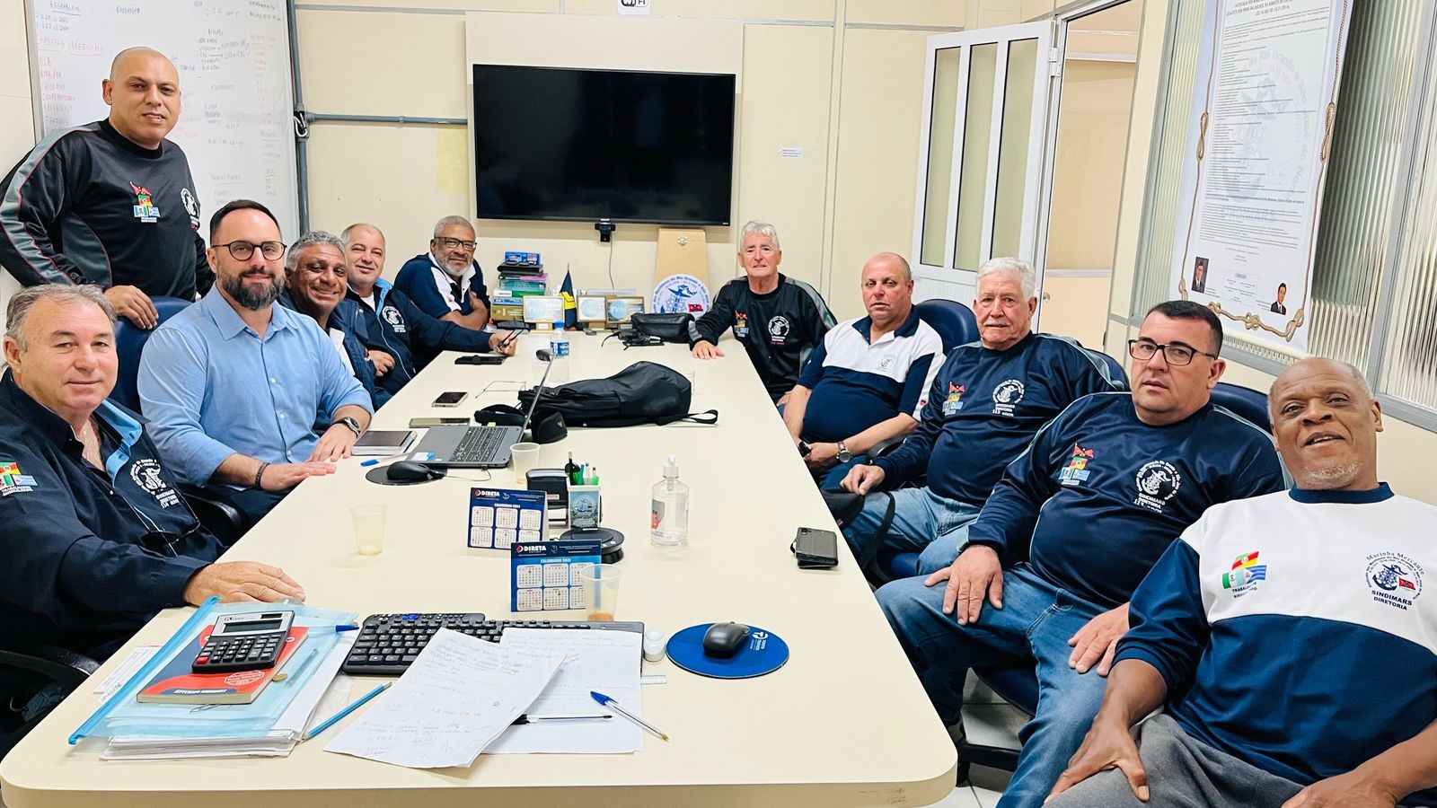 17ª Reunião ordinária de diretoria e assessoria jurídica de 2025. Pauta: Negociações coletivas 2025/2026 (Chicomar, Muliceiro, Navemestra, Saam, Svitzer, Eqi e Mac), processos em curso, movimento sindical (Saam e Svitzer), recursos para o curso de Moc (MP