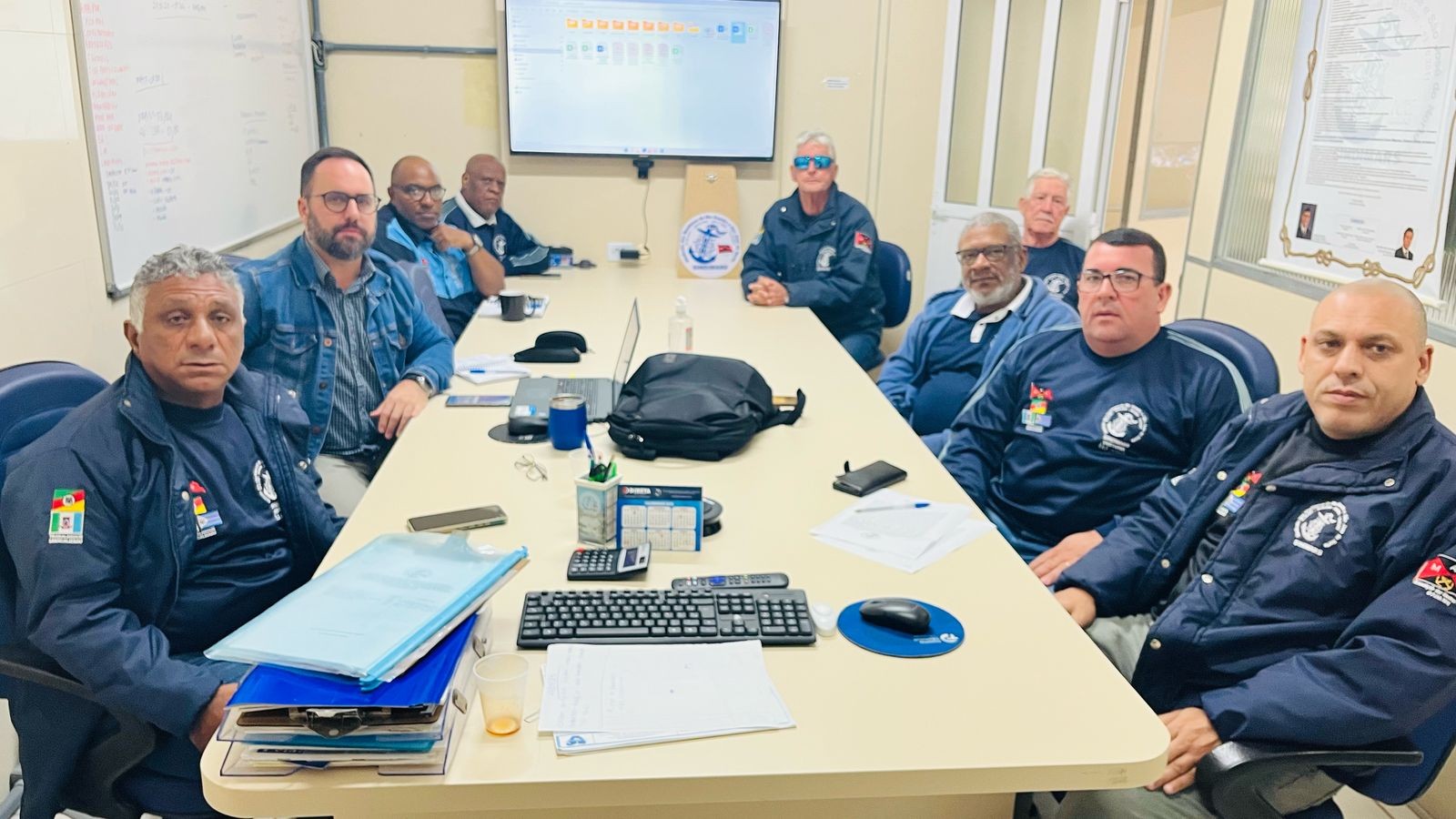 20ª Reunião ordinária de diretoria e assessoria jurídica de 2025. Pauta: Assembleia com os trabalhadores da Eqi e Chicomar; Negociação coletivas 2025/2026 com a Svitzer e Saam; Processos em curso; Regularização da Alb, Mec, Chicomar, Ambipar, Hidroclean, 