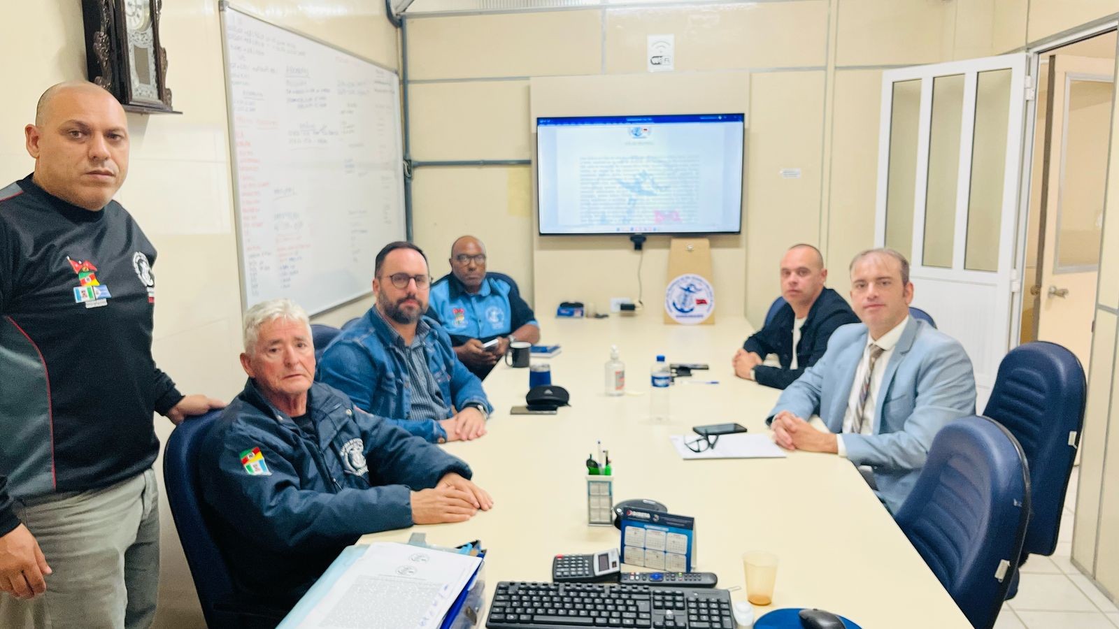 Nova tentativa administrativa de composição (ACT originário) com a Mec - Consultoria e Serviços Marítimos Ltda, restando a empresa apresentar os dados complementares solicitados, pelo Sindimars (relação de empregados com suas respectivas funções e jornada