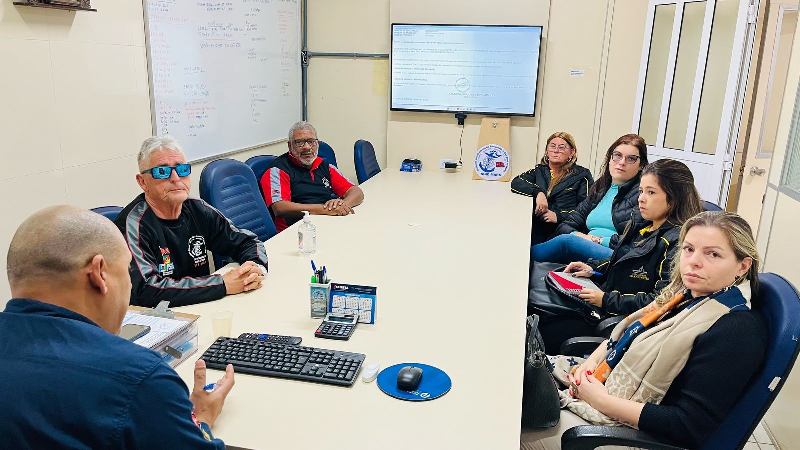 Reunião com a empresa Progresso (balsa Yara), juntamente com sua assessoria jurídica e contábil para tratar de assuntos relacionados às clausulas sociais e econômicas (rubricas) do atual acordo coletivo com vigência até 31/10/2025, pagamento de DSR fixas 