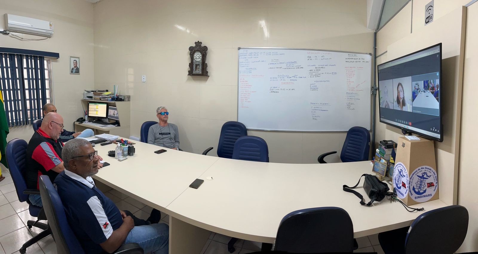 Negociação coletiva com a Wilson Sons, restando o prazo de 19/03/2025 para o retorno da empresa (caso não haja avanços será encerradas às negociações).