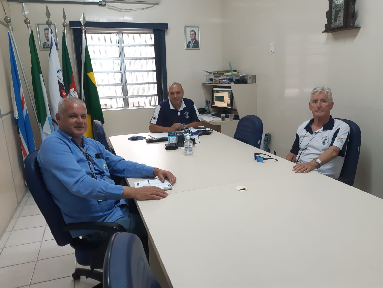 1ª Rodada de negociação coletiva 2025/2026 com EBR (Estaleiros do Brasil Ltda), a empresa informou só ter um trabalhador Aquaviário Marítimo na ativa, assim como não ter ainda uma contraproposta a Pauta de reivindicações da categoria. 