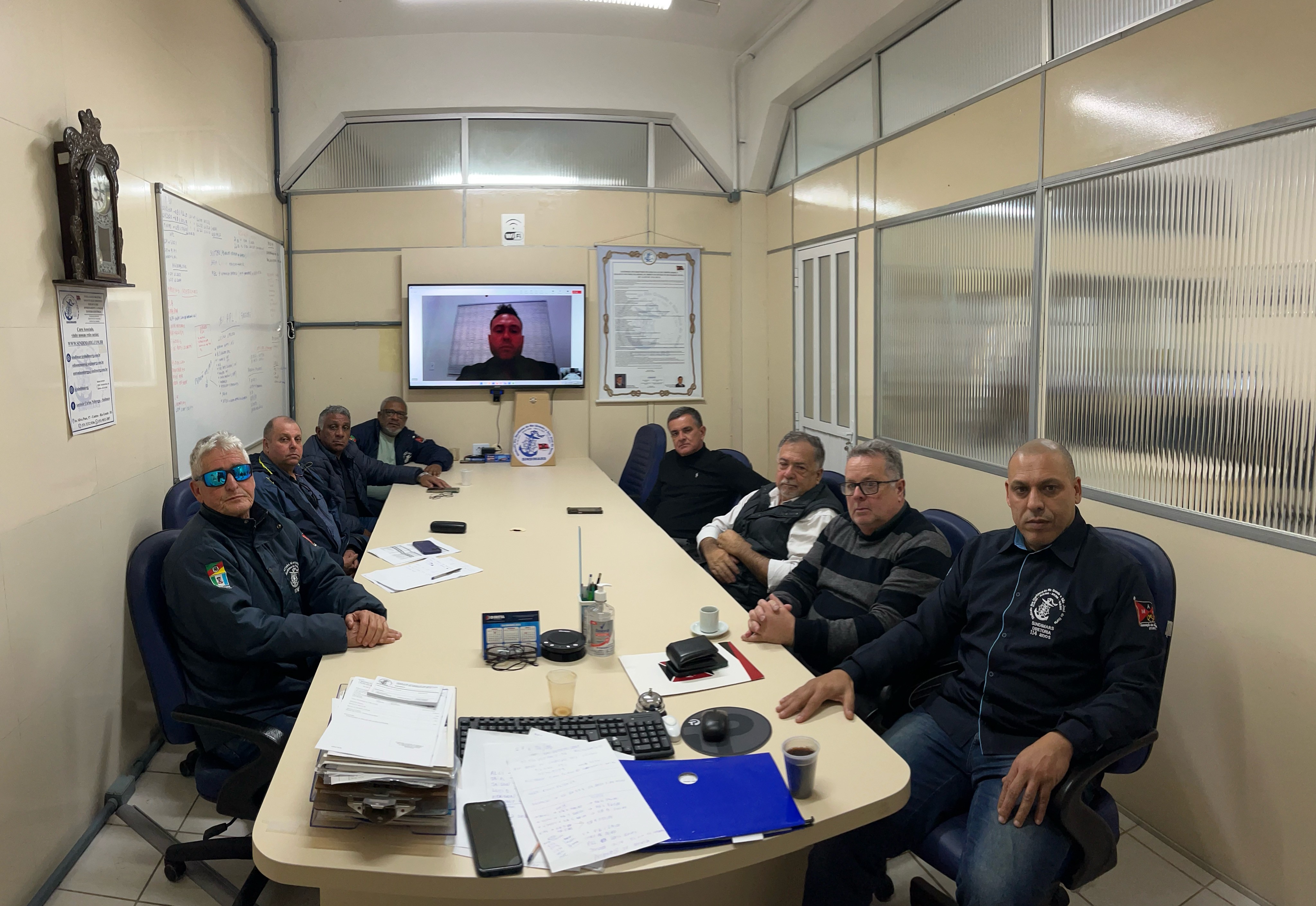 5ª Rodada de negociação coletiva com a empresa Low Cost, responsável, pela embarcação Gentile, restando submeter a categoria no próximo dia 03/09/2025, às 09:30h, na sede do Sindimars a contraproposta final da empresa. Participaram o presidente Edison Sil