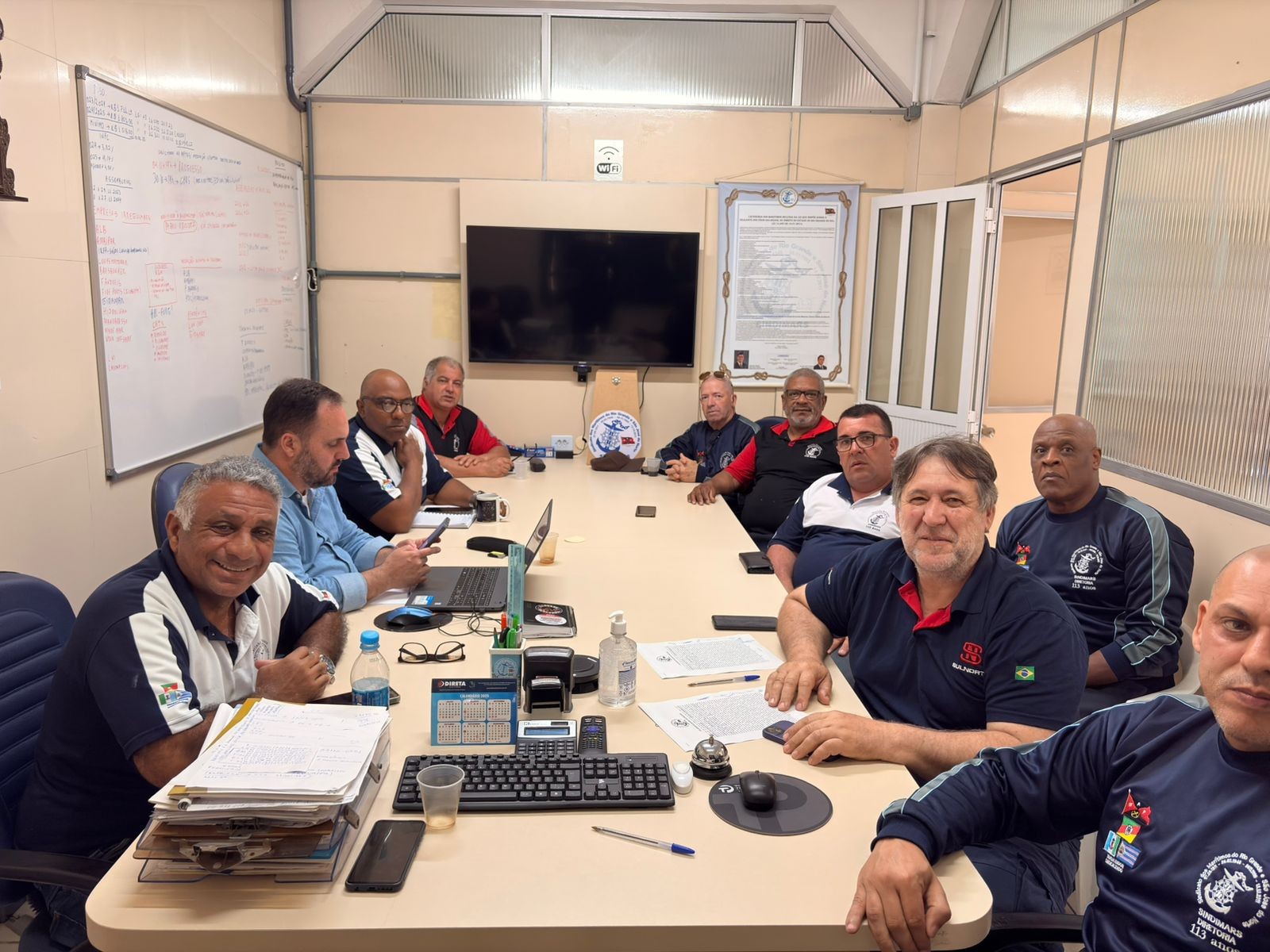 Realizada hoje a 42ª Reunião ordinária de diretoria e assessoria jurídica de 2025. Pauta do dia: Cancelamento de registros sindicais, pelo MTE em 20/10/2025, andamento do curso de MOC e convocação da CPRS, ACT da JS Ambiental homologado, Giramar com ACT j