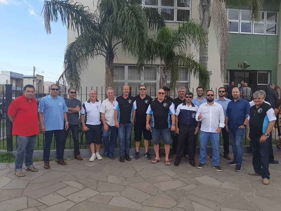 Ato em defesa a Justiça do Trabalho.